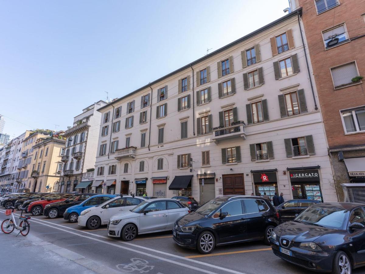 The Best Rent - Gorgeous Two-Bedroom Apartment In Porta Nuova District Мілан Екстер'єр фото