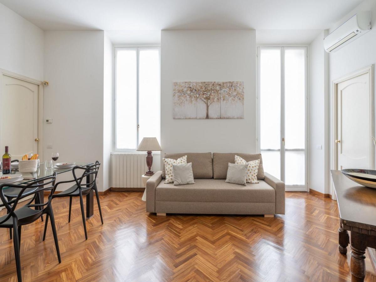 The Best Rent - Gorgeous Two-Bedroom Apartment In Porta Nuova District Мілан Екстер'єр фото