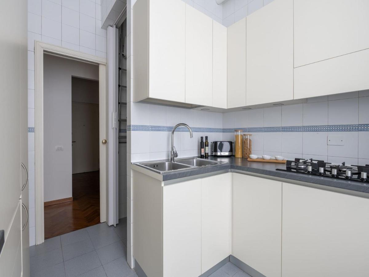 The Best Rent - Gorgeous Two-Bedroom Apartment In Porta Nuova District Мілан Екстер'єр фото