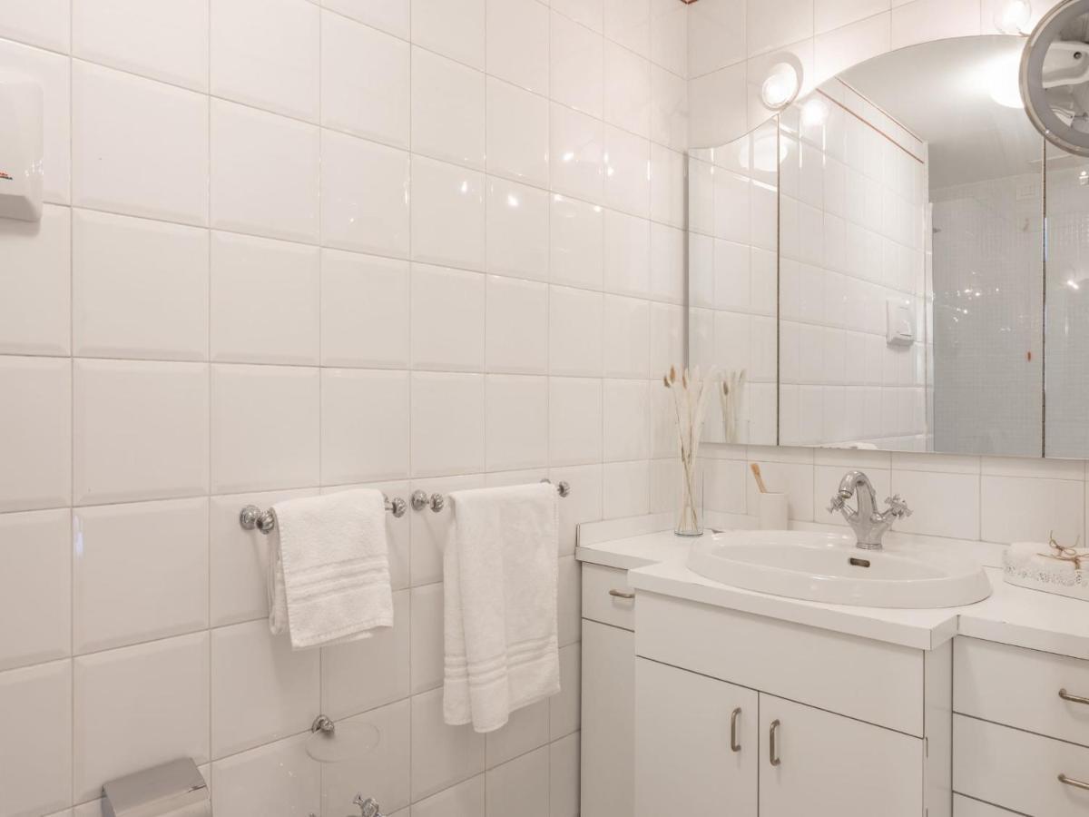 The Best Rent - Gorgeous Two-Bedroom Apartment In Porta Nuova District Мілан Екстер'єр фото