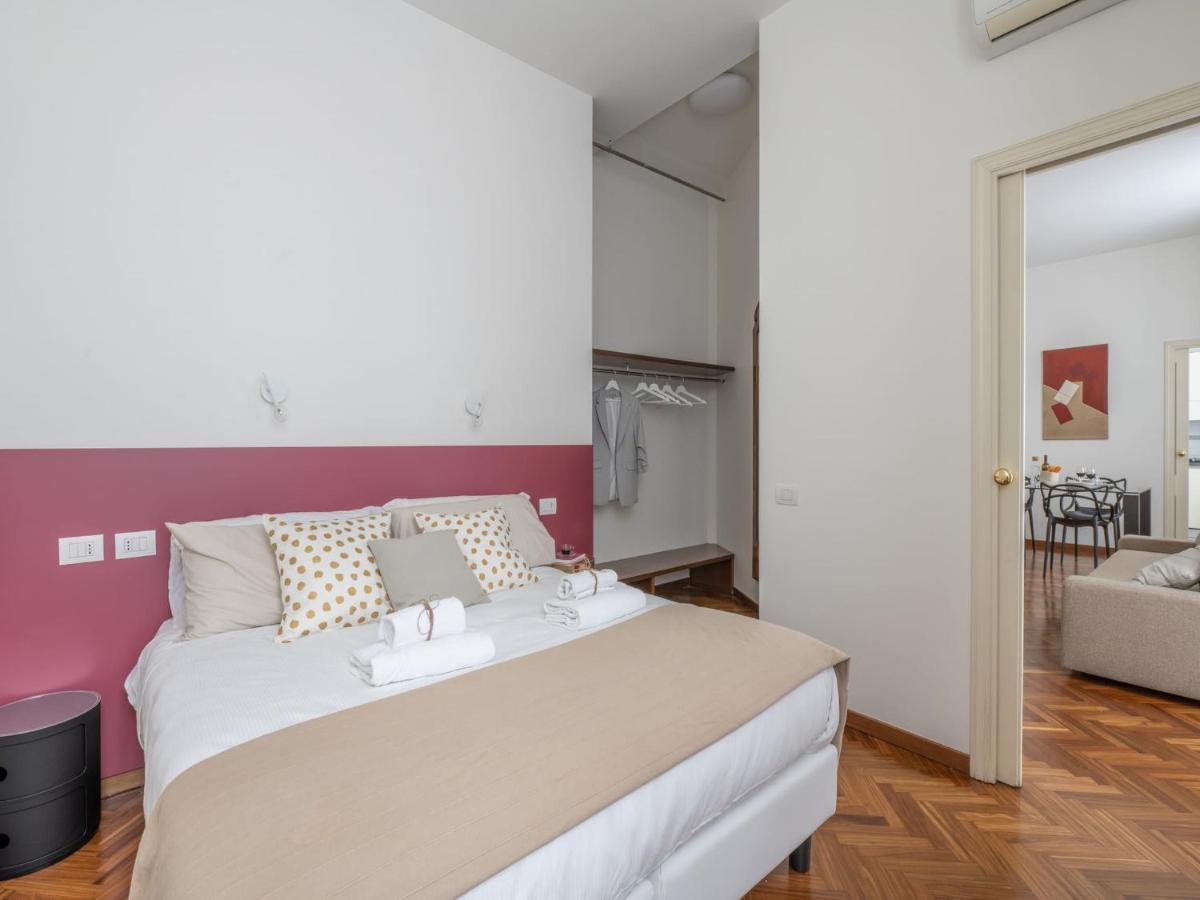 The Best Rent - Gorgeous Two-Bedroom Apartment In Porta Nuova District Мілан Екстер'єр фото